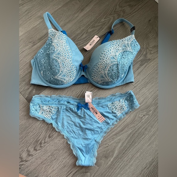 Victoria’s Secret body by Victoria lined perfect coverage 34D - Picture 1 of 9